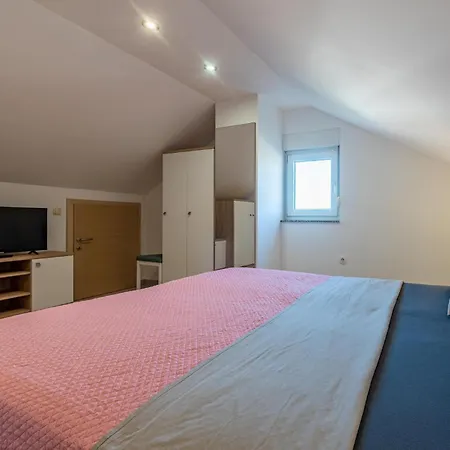 Apartment 1 Bedroom Stunning In Zadar
