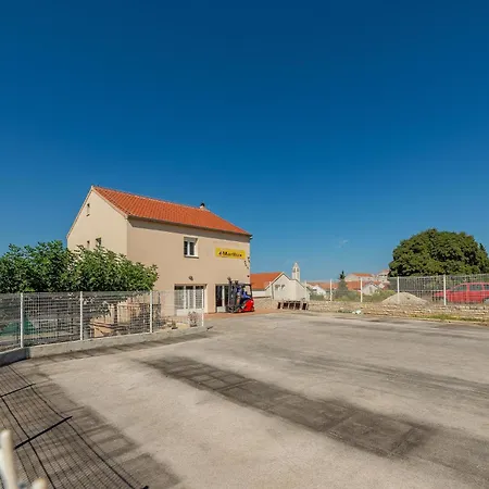 1 Bedroom Stunning In Apartment Zadar