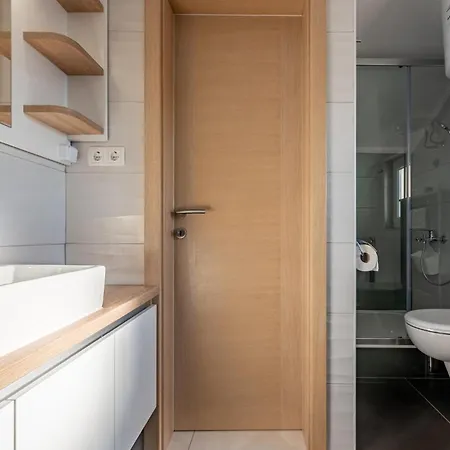 Apartment 1 Bedroom Stunning In *