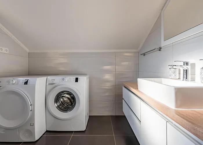 1 Bedroom Stunning In