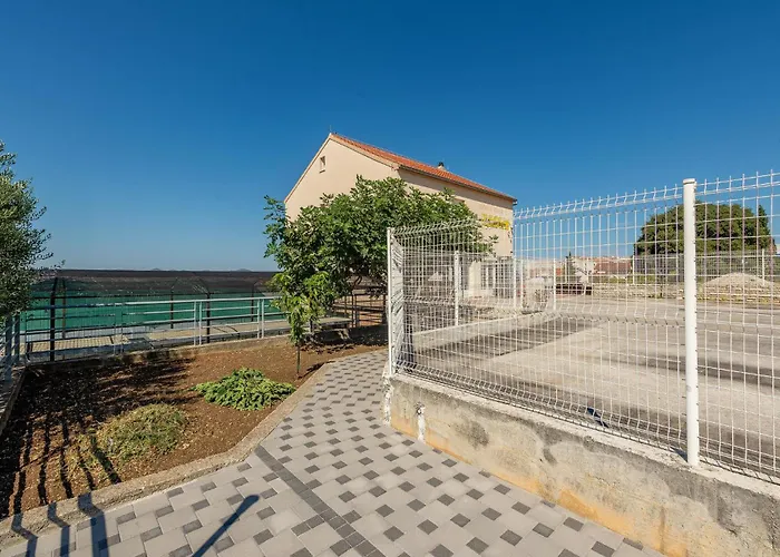 1 Bedroom Stunning In Apartamento